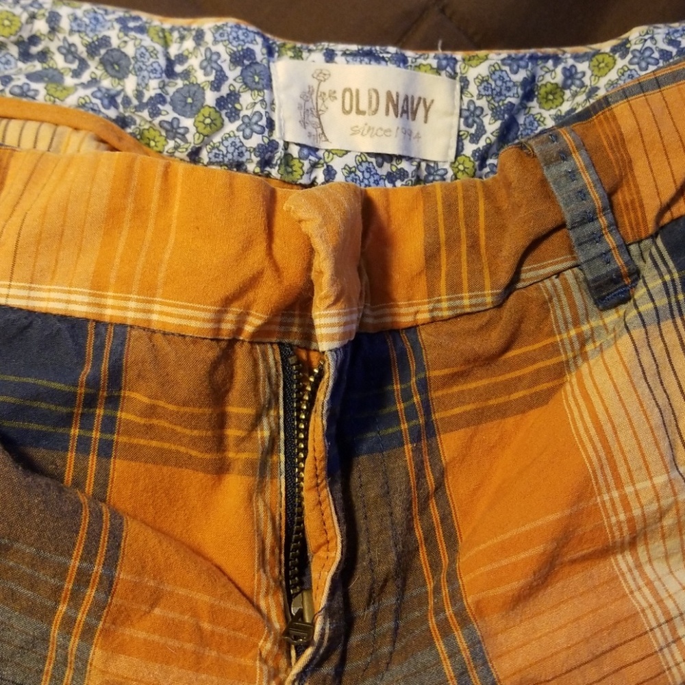 Shorts - Picture 2 of 4